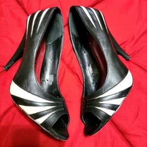 White House Black Market 4" heals.
